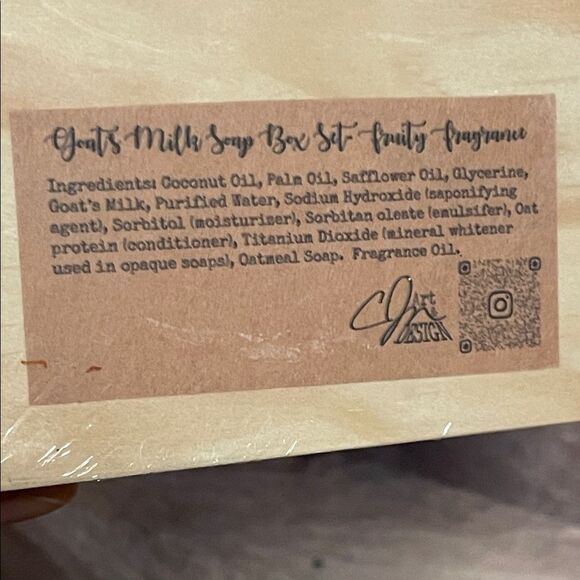 Mermaid Tail Soap Gift Set - Picture 2 of 2